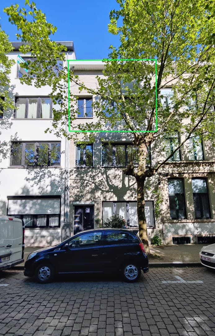 Ruim en licht duplex appartement op 2 ° verdieping aan Park Spoor Noord