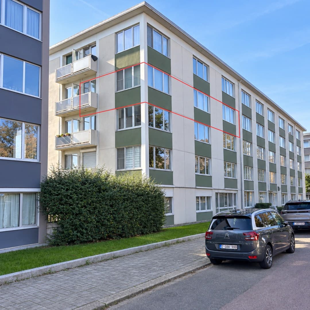 Lichtrijk hoekappartement in leuke sociale omgeving met 2 slaapkamers