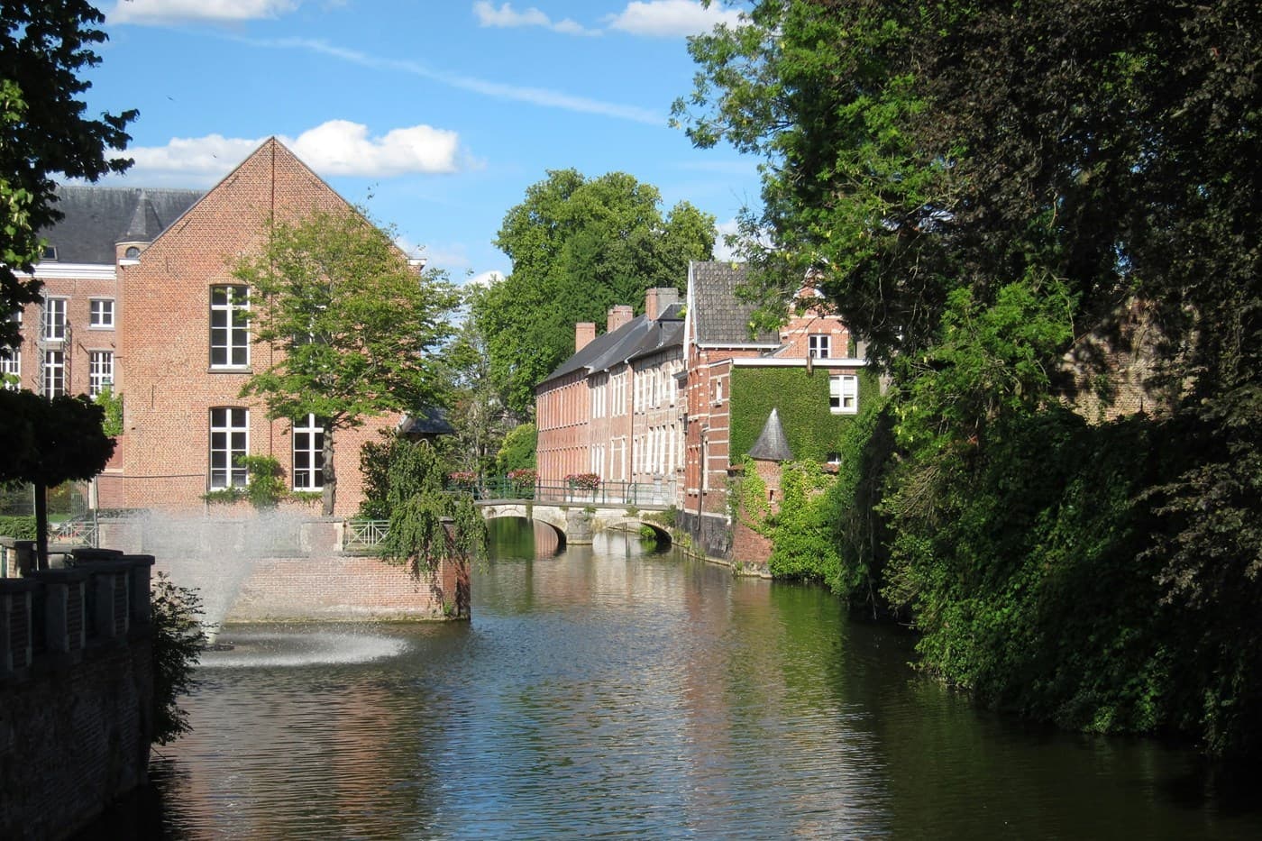Lier, gracht en historische gevels